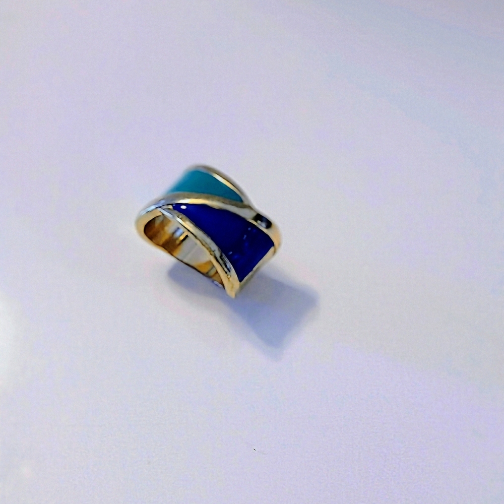 Elegant Turquoise Green and Blue Women's Silver Ring NWT